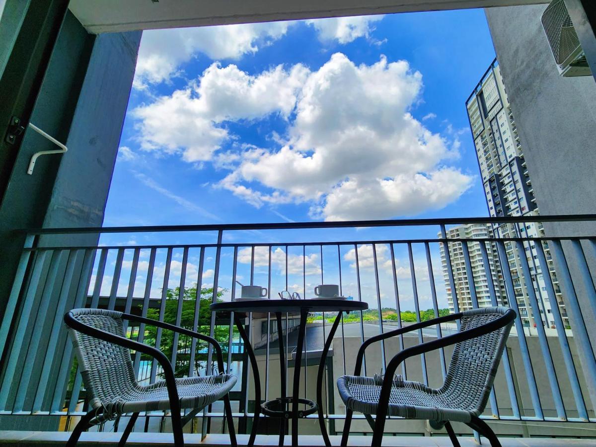 Klia Lili Residensi 5 Plus 2 Pax With Splendid Pool نيلاي المظهر الخارجي الصورة
